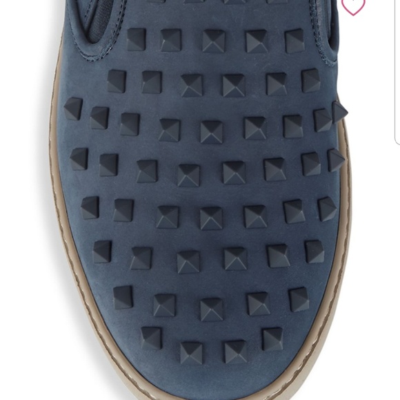 Slips on - Picture 3 of 4